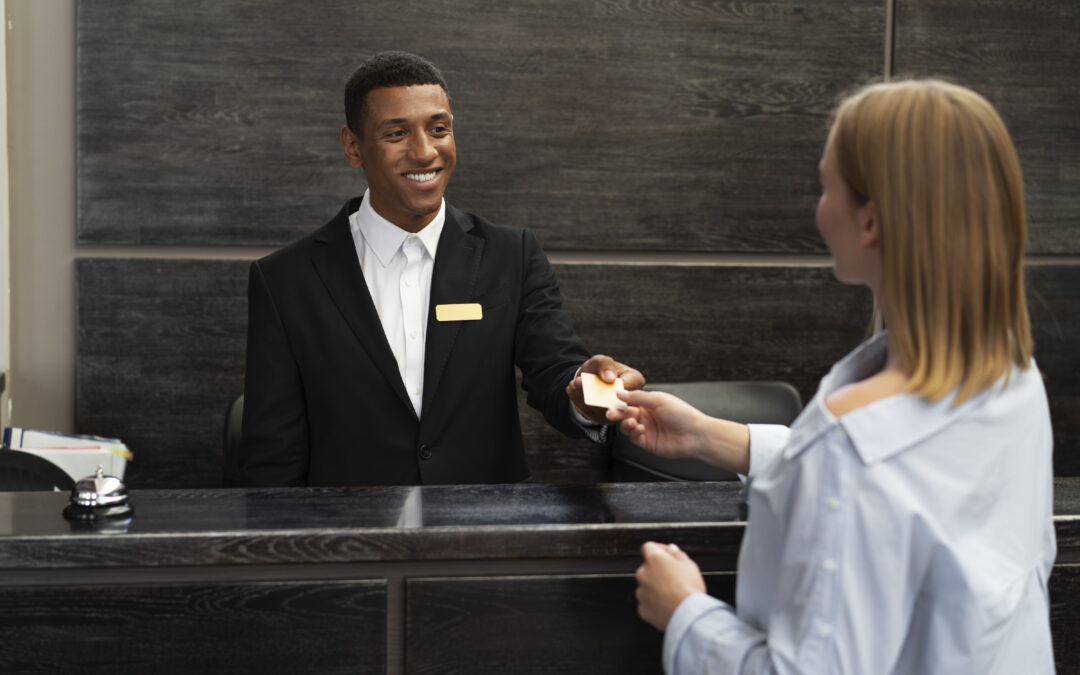 Studie zeigt direkten Zusammenhang zwischen Mitarbeiterzufriedenheit und verbessertem Gästeerlebnis in deutschen Hotels